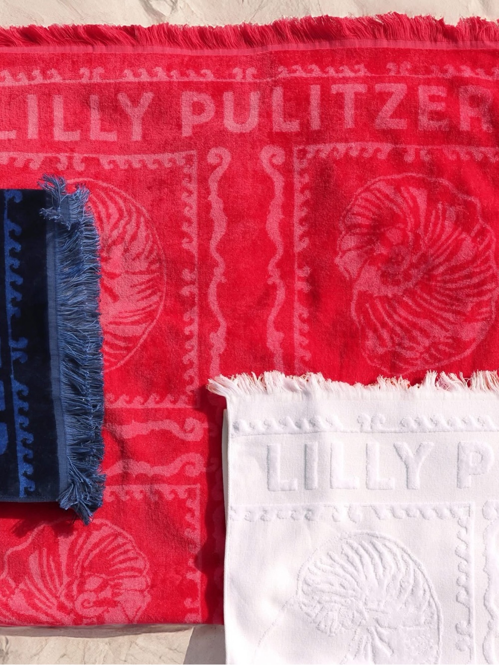 Lilly Pulitzer Set of 3 Jacquard Beach Towels - Picture 7 of 8